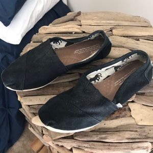 Toms
